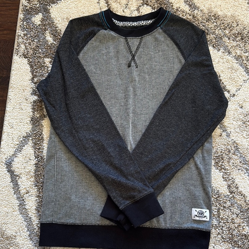 Boys Shawn White thermal. Size LARGE (12-14)